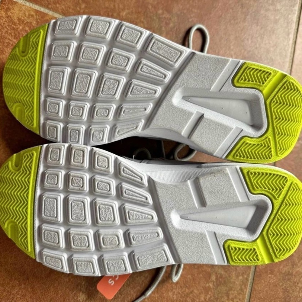 Fabletics Zuma III  Gray Women’s Sneakers 7.5‎ - Picture 3 of 4